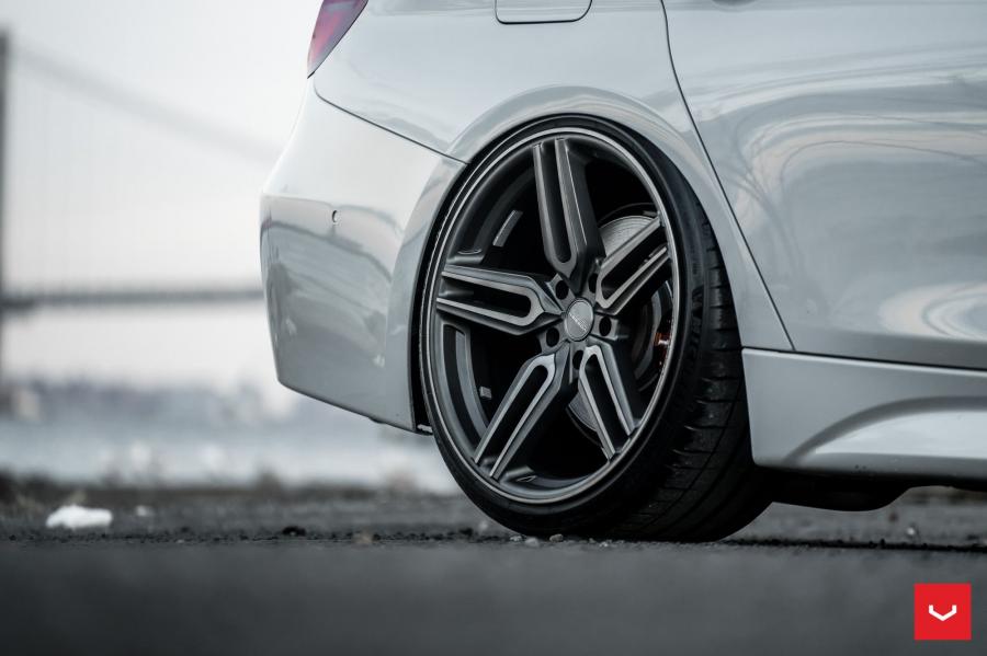 Детали экстерьера BMW M3 Sedan on Vossen Wheels (HF-1) 2018 года  (фото 18 из 57)